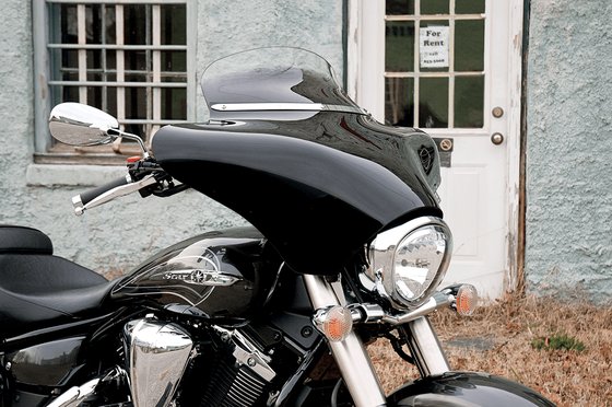 VT 750 C2B SHADOW (2010 - 2022) slim polished windshield trim for batwing fairing | MEMPHIS SHADES HD