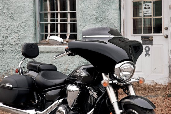 VT 600 C SHADOW (1988 - 2007) slim polished windshield trim for batwing fairing | MEMPHIS SHADES HD