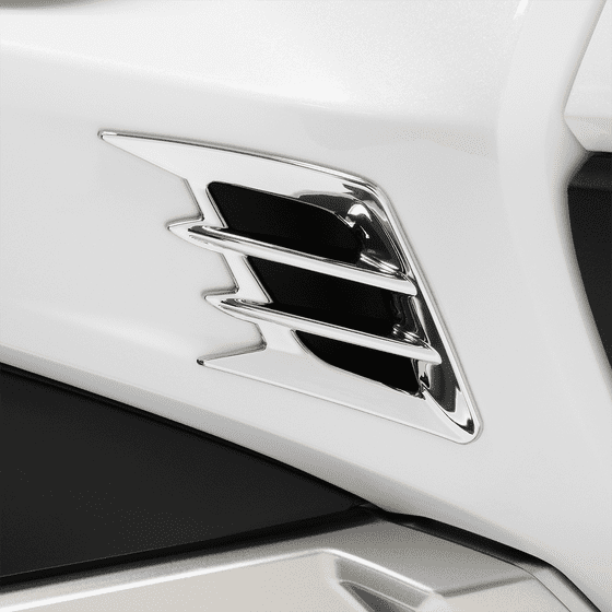 GL 1800 GOLD WING (2018 - 2022) side panel vent accent | SHOW CHROME