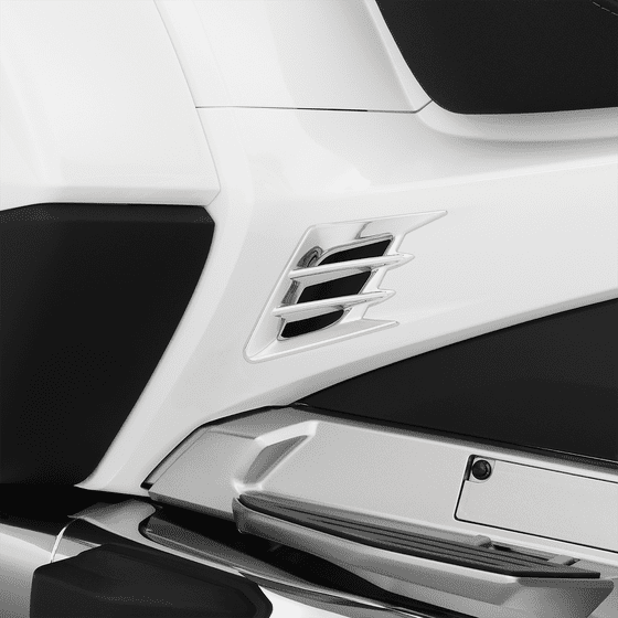 GL 1800 GOLD WING (2018 - 2022) side panel vent accent | SHOW CHROME